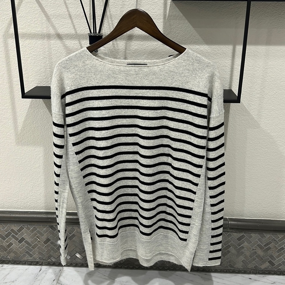 Vince Cashmere Sweater Size 2